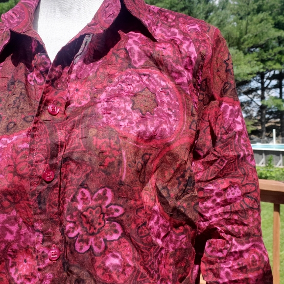 Coldwater Creek pink red black button up blouse M - Picture 3 of 9